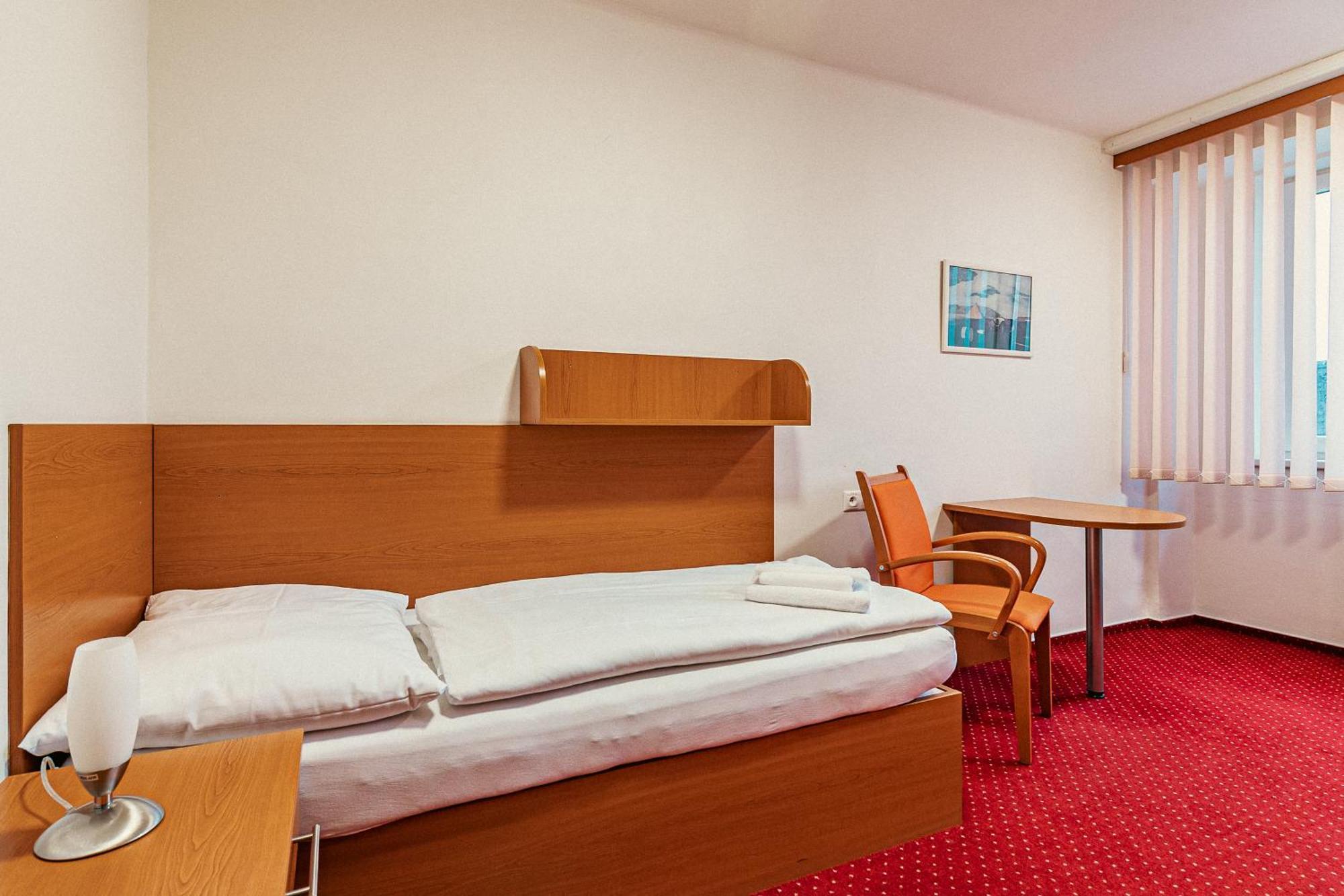 Hotel Garni Vsb Острава Екстер'єр фото