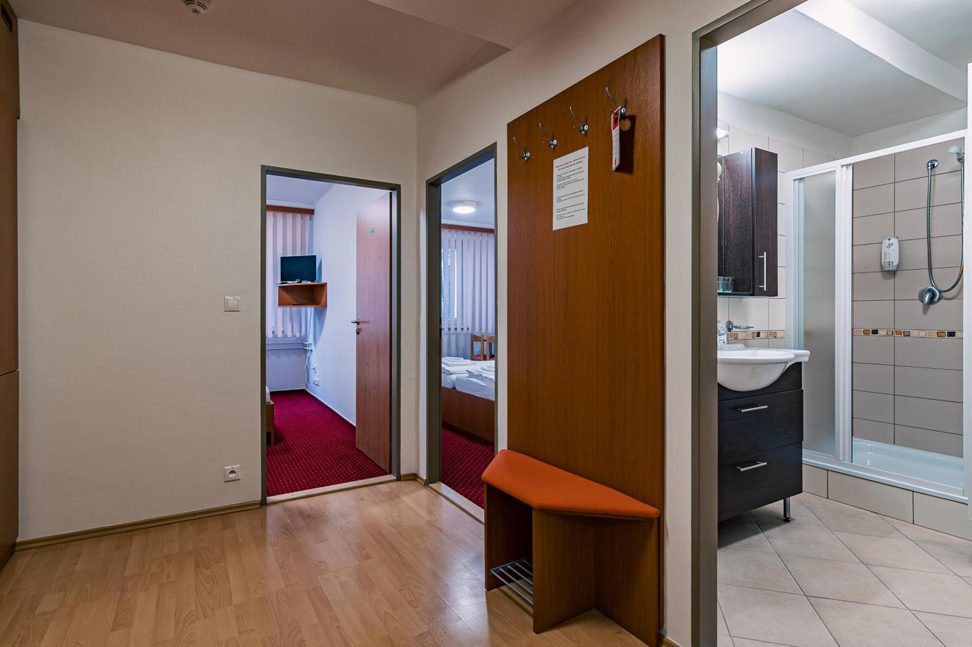 Hotel Garni Vsb Острава Екстер'єр фото