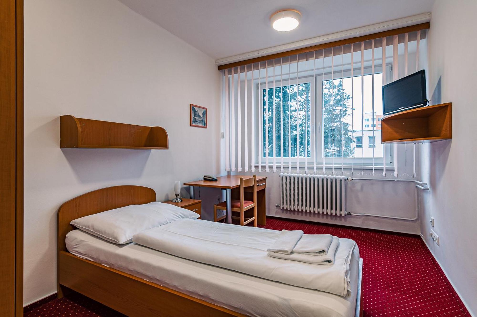 Hotel Garni Vsb Острава Екстер'єр фото